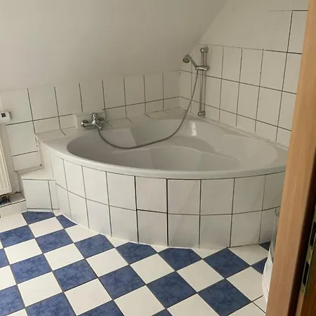 Homestay Ferien/ Monteurzimmer Mit Gemeinsam Wozi, Kue, Bad, Wlan