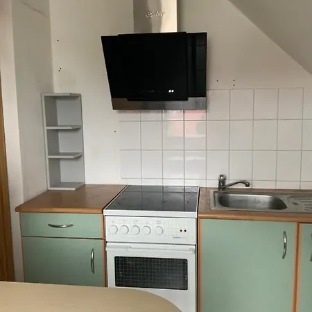 Homestay Ferien/ Monteurzimmer Mit Gemeinsam Wozi, Kue, Bad, Wlan *