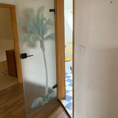 Homestay Ferien/ Monteurzimmer Mit Gemeinsam Wozi, Kue, Bad, Wlan *