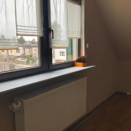Homestay Ferien/ Monteurzimmer Mit Gemeinsam Wozi, Kue, Bad, Wlan Magdeburg