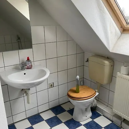 Ferien/ Monteurzimmer Mit Gemeinsam Wozi, Kue, Bad, Wlan Homestay Magdeburg