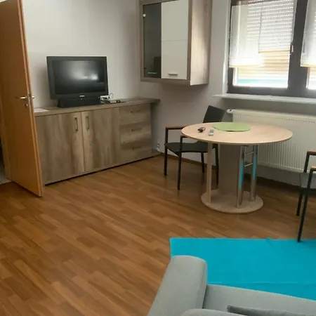 Ferien/ Monteurzimmer Mit Gemeinsam Wozi, Kue, Bad, Wlan Privat bolig Magdeburg