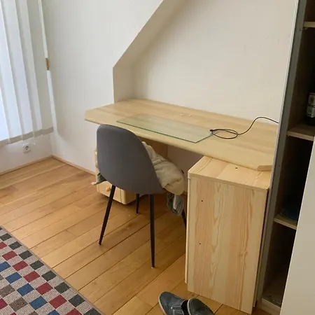 Ferien/ Monteurzimmer Mit Gemeinsam Wozi, Kü, Bad, Wlan Magdeburgo