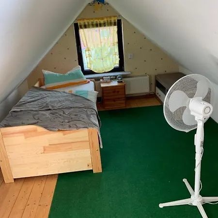 Homestay Ferien/ Monteurzimmer Mit Gemeinsam Wozi, Kue, Bad, Wlan