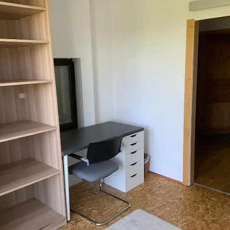 Homestay Ferien/ Monteurzimmer Mit Gemeinsam Wozi, Kue, Bad, Wlan