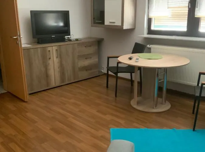 Ferien/ Monteurzimmer Mit Gemeinsam Wozi, Kue, Bad, Wlan Quarto em Acomodações Particulares Magdeburgo