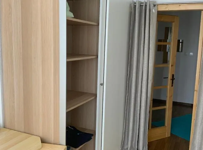 Ferien/ Monteurzimmer Mit Gemeinsam Wozi, Kue, Bad, Wlan Quarto em Acomodações Particulares Magdeburgo